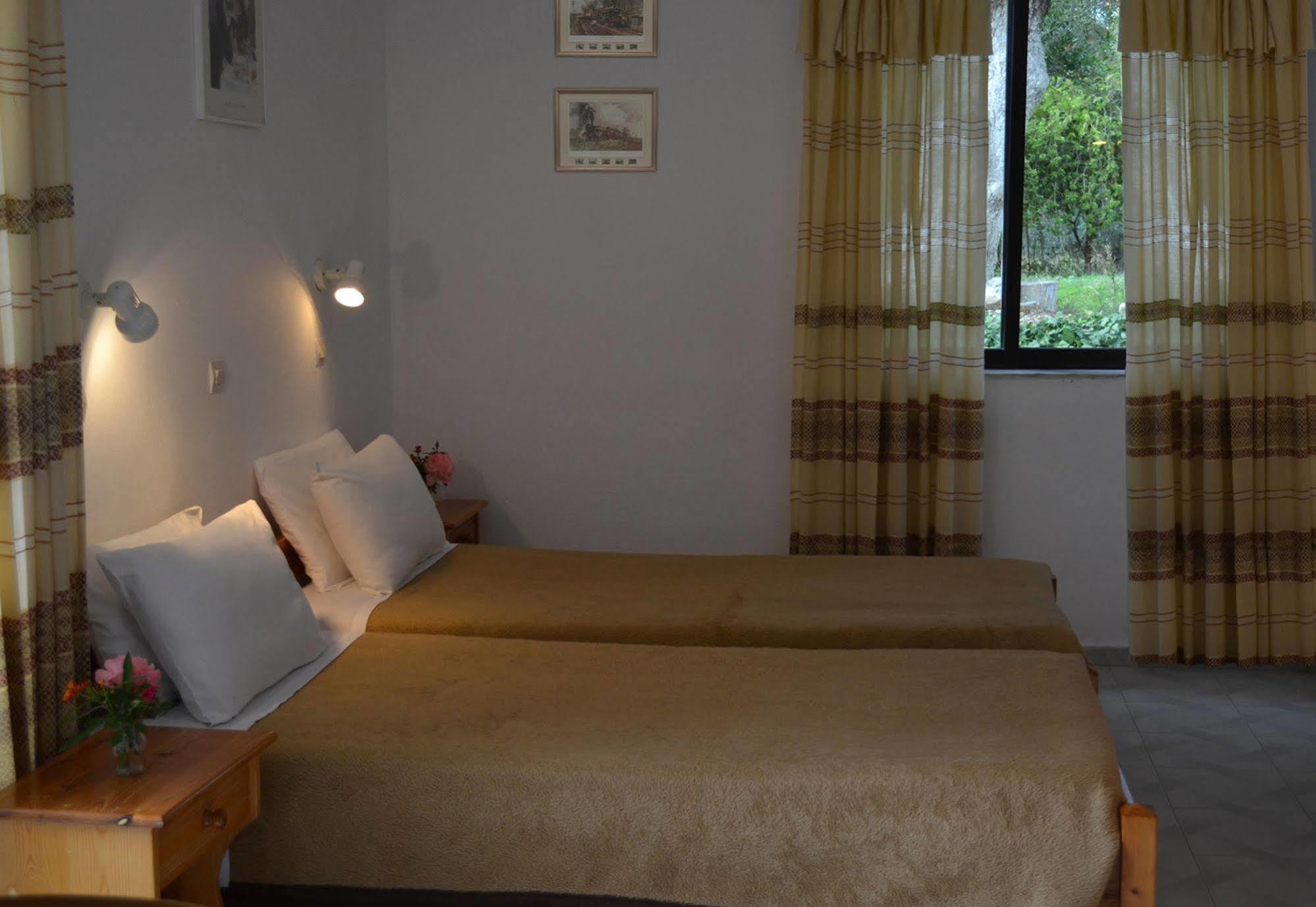 Emilia Apartments Plakiász Kültér fotó