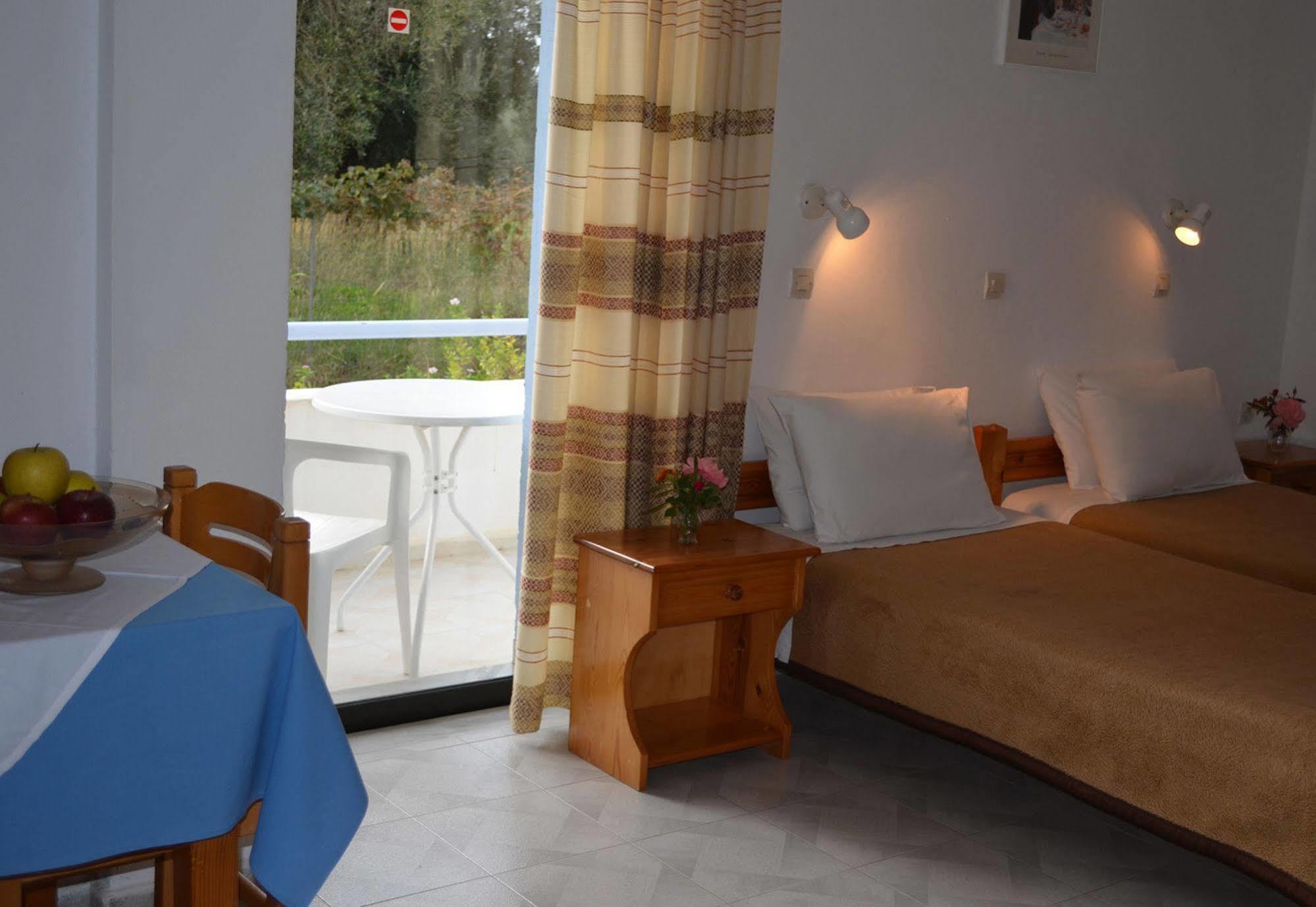 Emilia Apartments Plakiász Kültér fotó